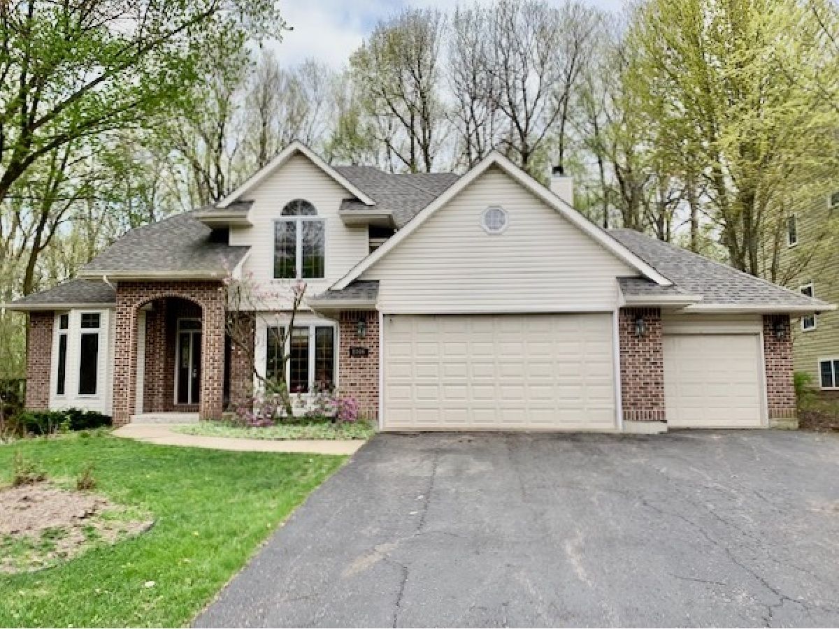 Homes Rented Black Walnut Trails Sugar Grove Illinois, 1006 Pembridge