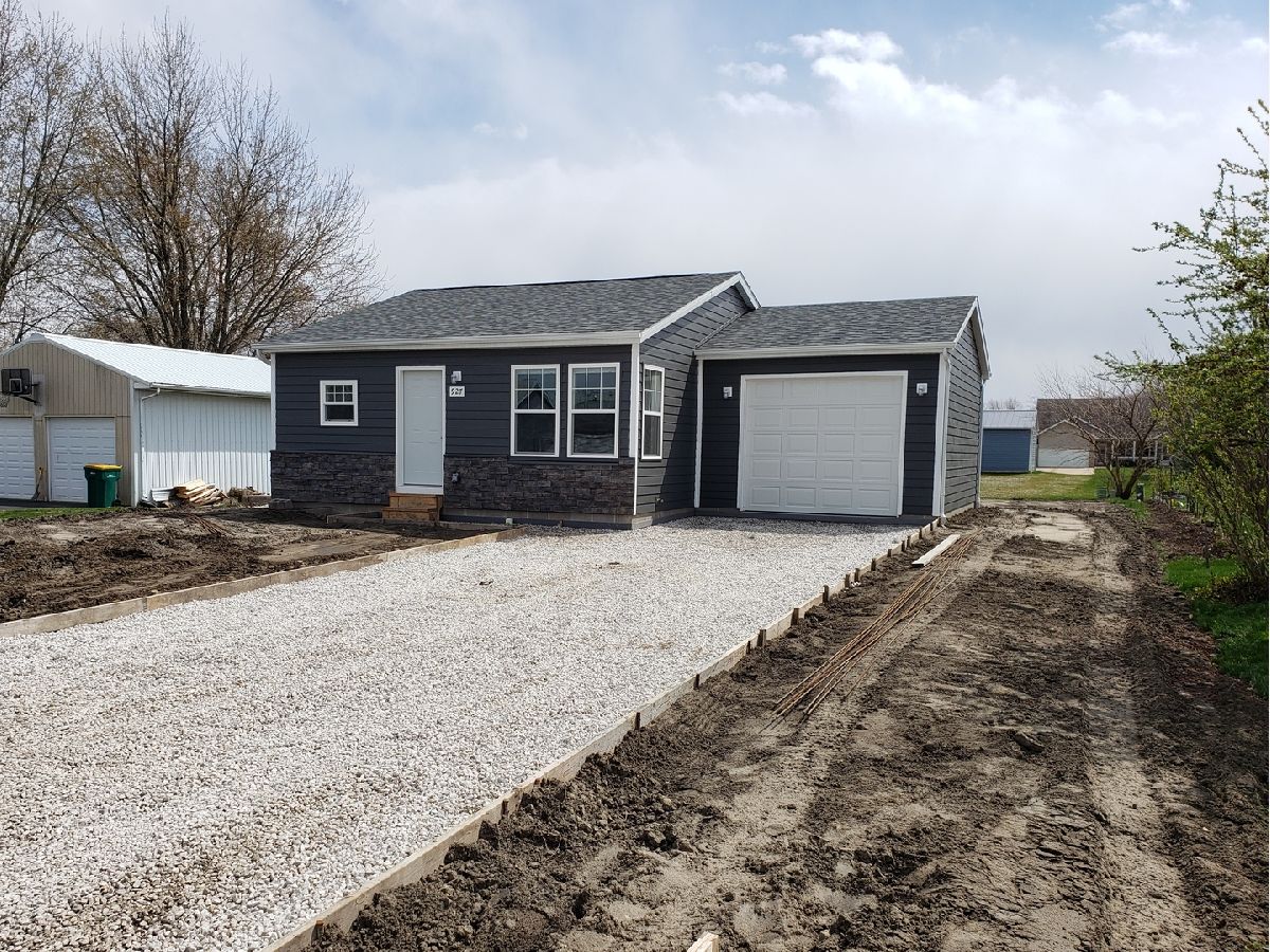 Homes & Condos & Townhomes Sold Hickory Trails Braidwood Illinois, 927 Cermak