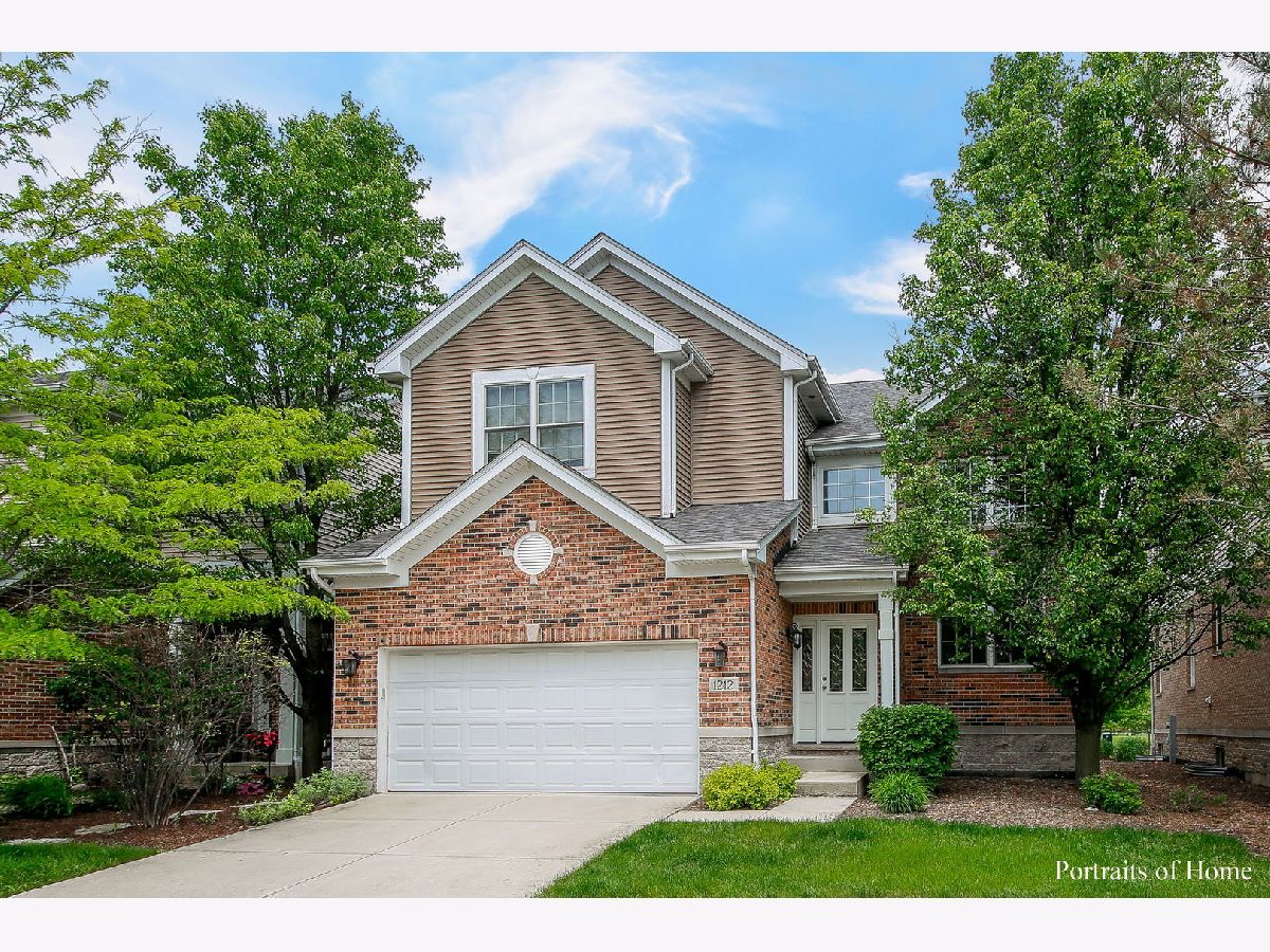 Townhomes & Homes Rented River Bend Lisle Illinois, 1212 Lake Shore