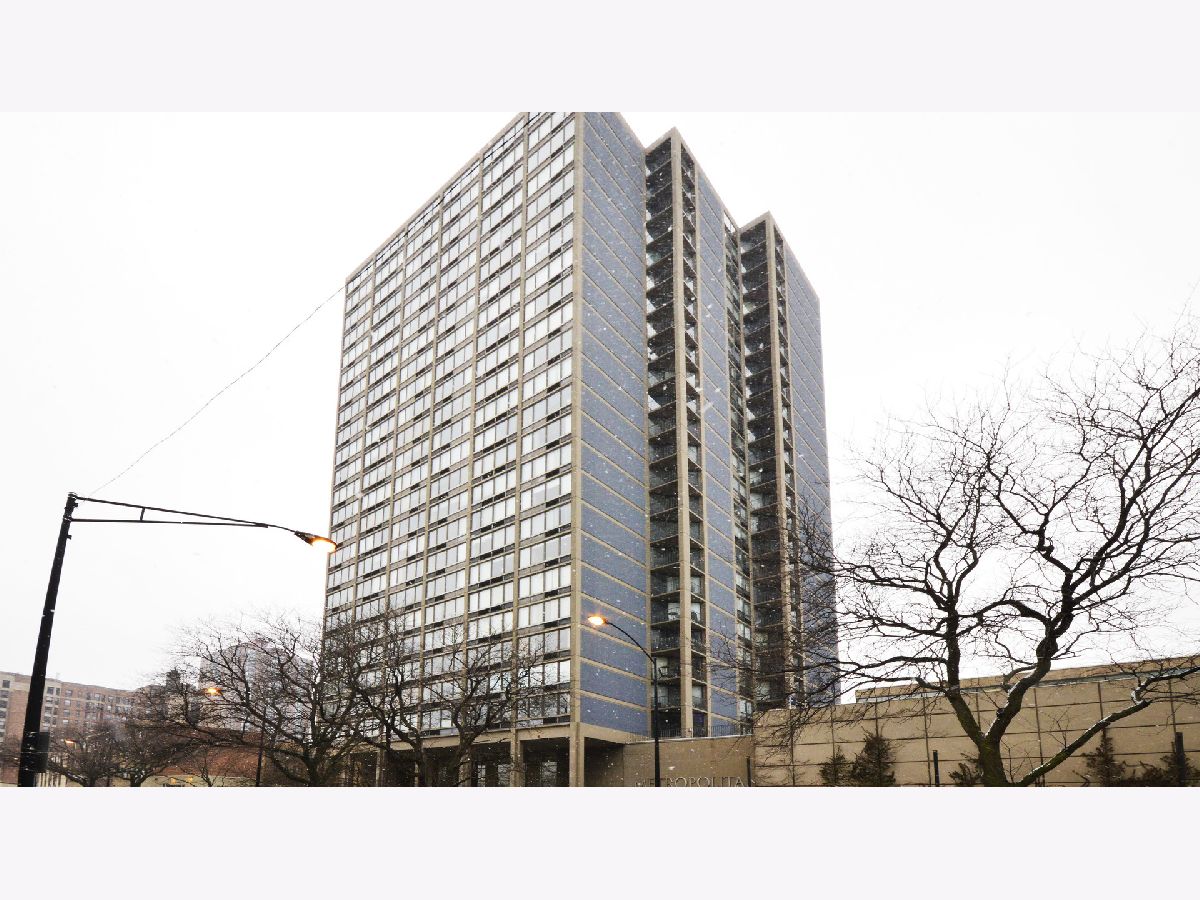Condominiums Sold Metropolitan Chicago Illinois, 5320 Sheridan