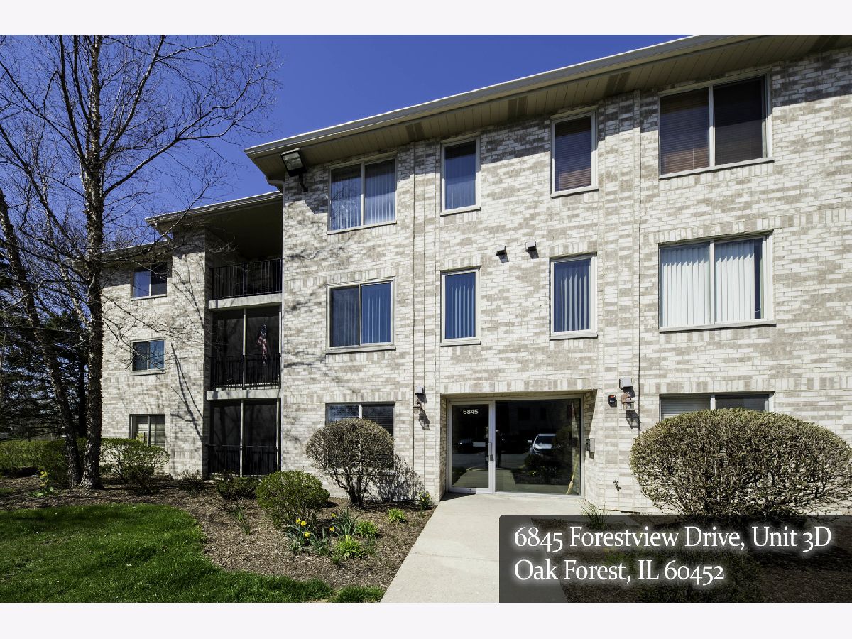 Condominiums Sold Sunchase Pointe Oak Forest Illinois, 6845 Forestview