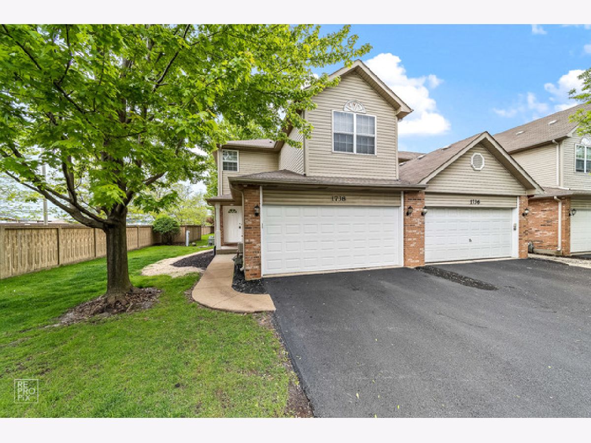 Townhomes Rented Riverbrook West Naperville Illinois, 1738 Windward