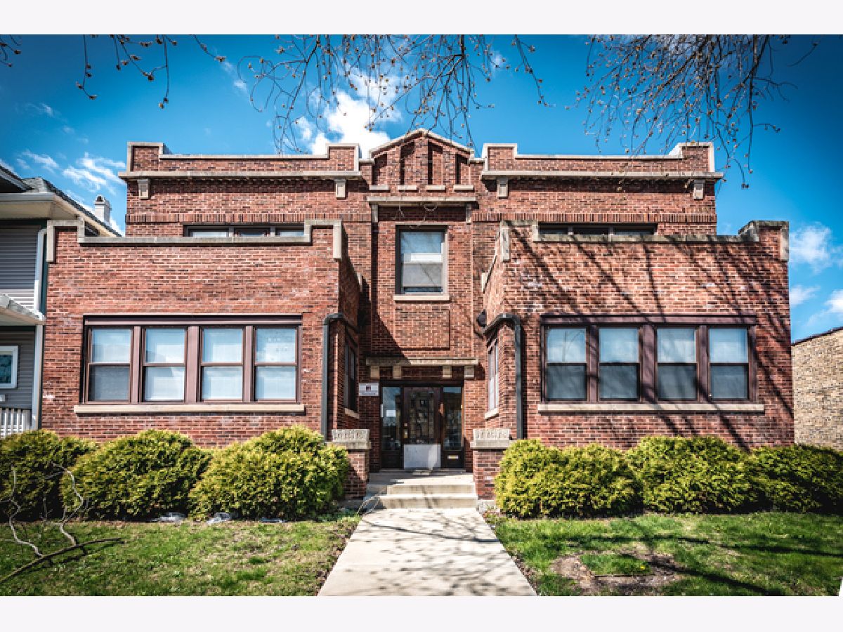 Condominiums & Homes Rented Irving Park Manor Chicago Illinois, 4038 Ridgeway