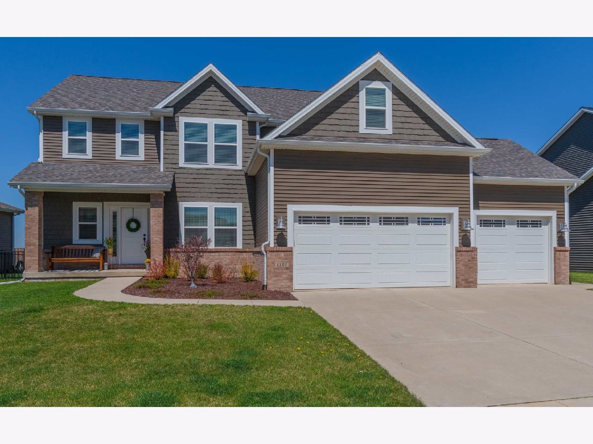 1127 Willow Creek Drive, Bloomington, Illinois 61705 MLS 10695739