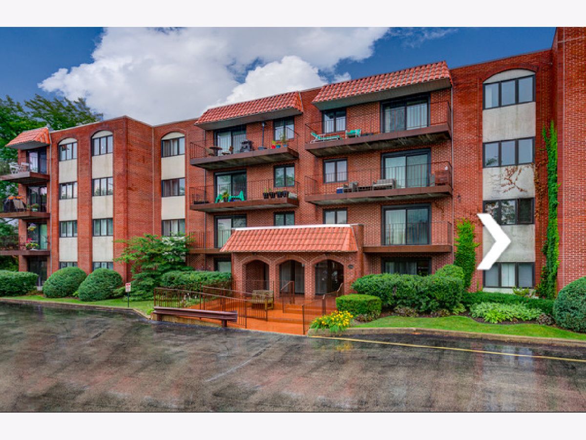 Condominiums Rented Spanish Courts Highland Park Illinois, 2086 St Johns