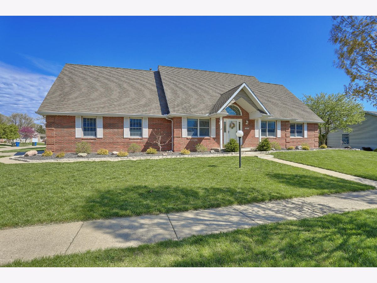 Homes & Condos & Townhomes Sold Beringer Urbana Illinois, 2802 Slayback