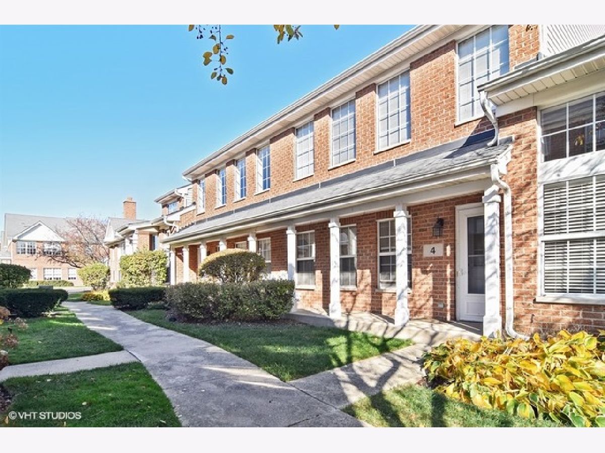 Townhomes Rented Astoria Place Elmhurst Illinois, 4 St Regis