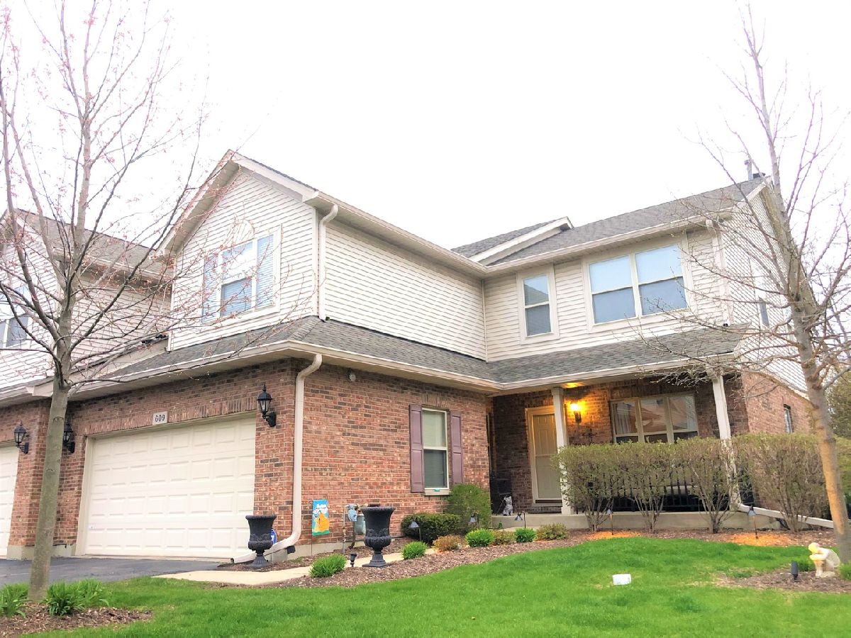 Townhomes Sold Towne Square Addison Illinois, 609 St Johns