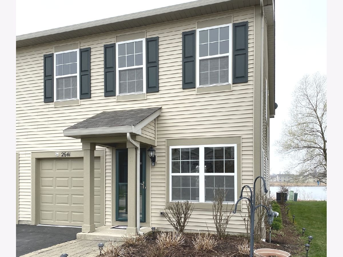 Townhomes & Homes Rented Lakewood Crossing Hampshire Illinois, 2641 Ross