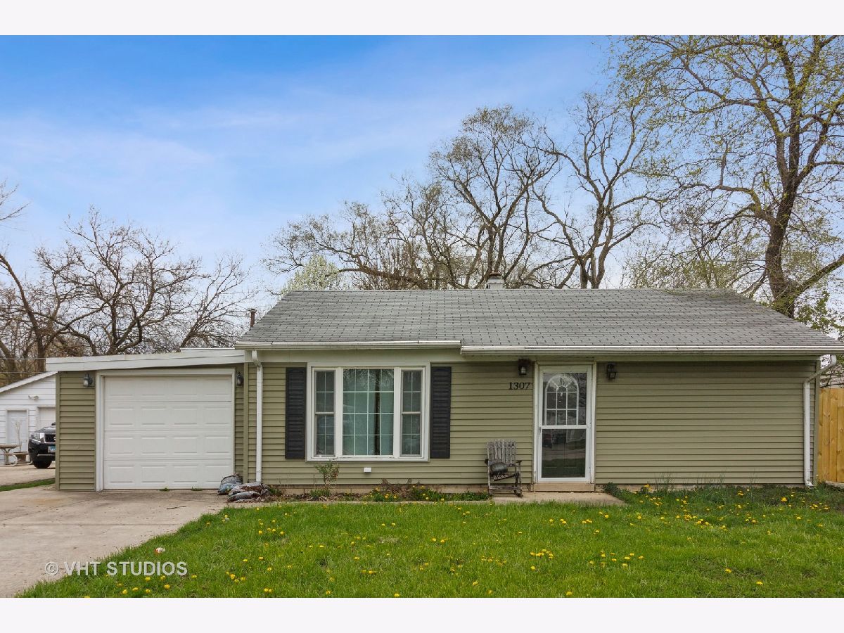 Homes Sold Black Road Estates Joliet Illinois, 1307 Loral