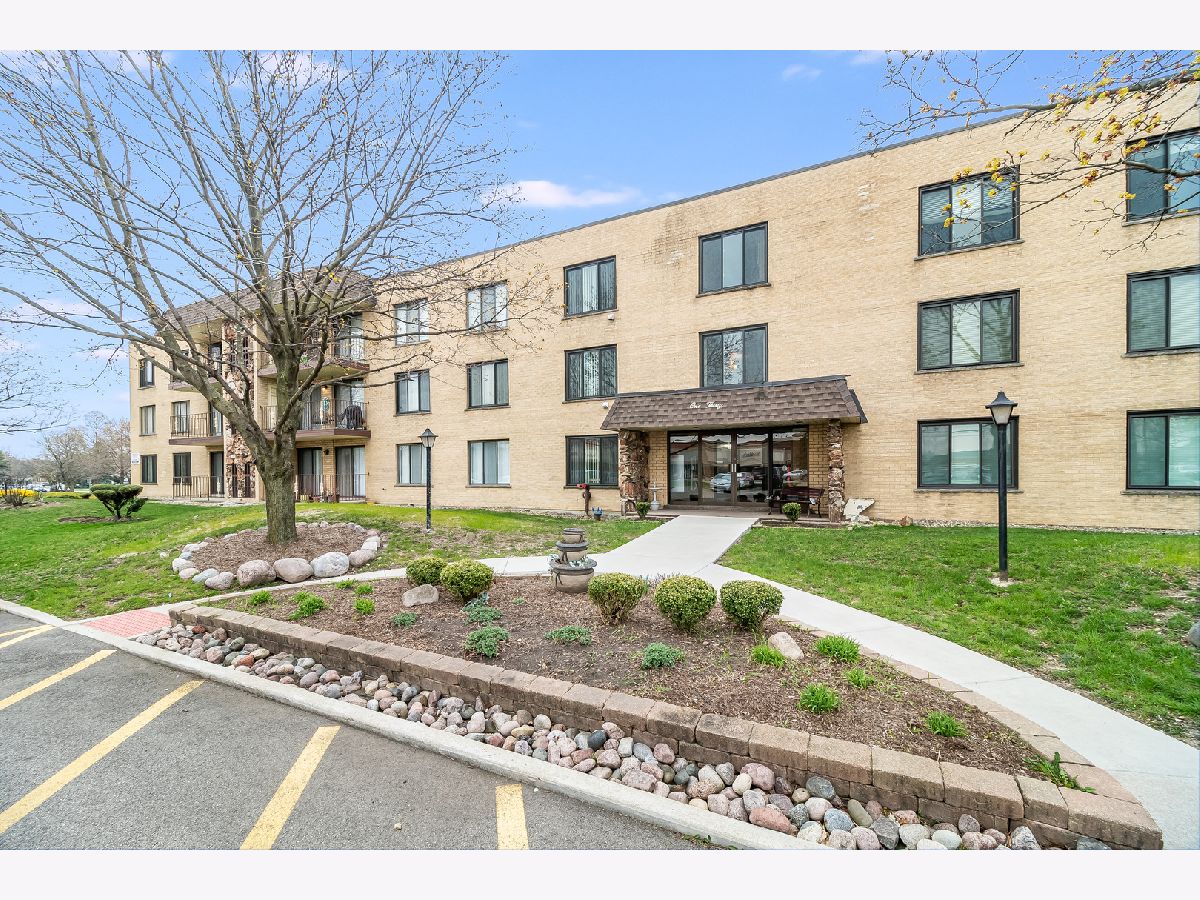 Condominiums Sold Brentwood Condos Elmhurst Illinois, 130 Grand