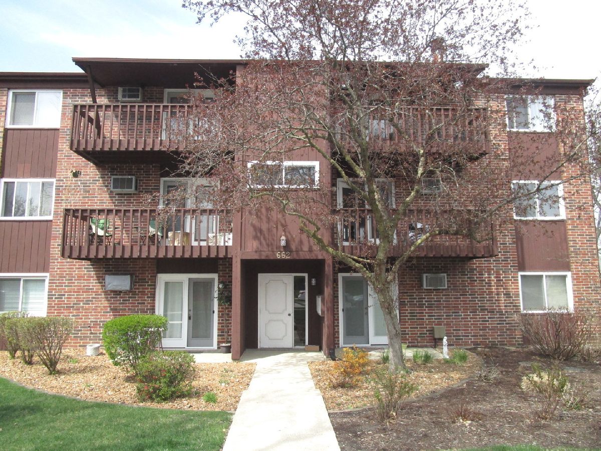 Condominiums Sold Garden Terrace Roselle Illinois, 662 Daisy