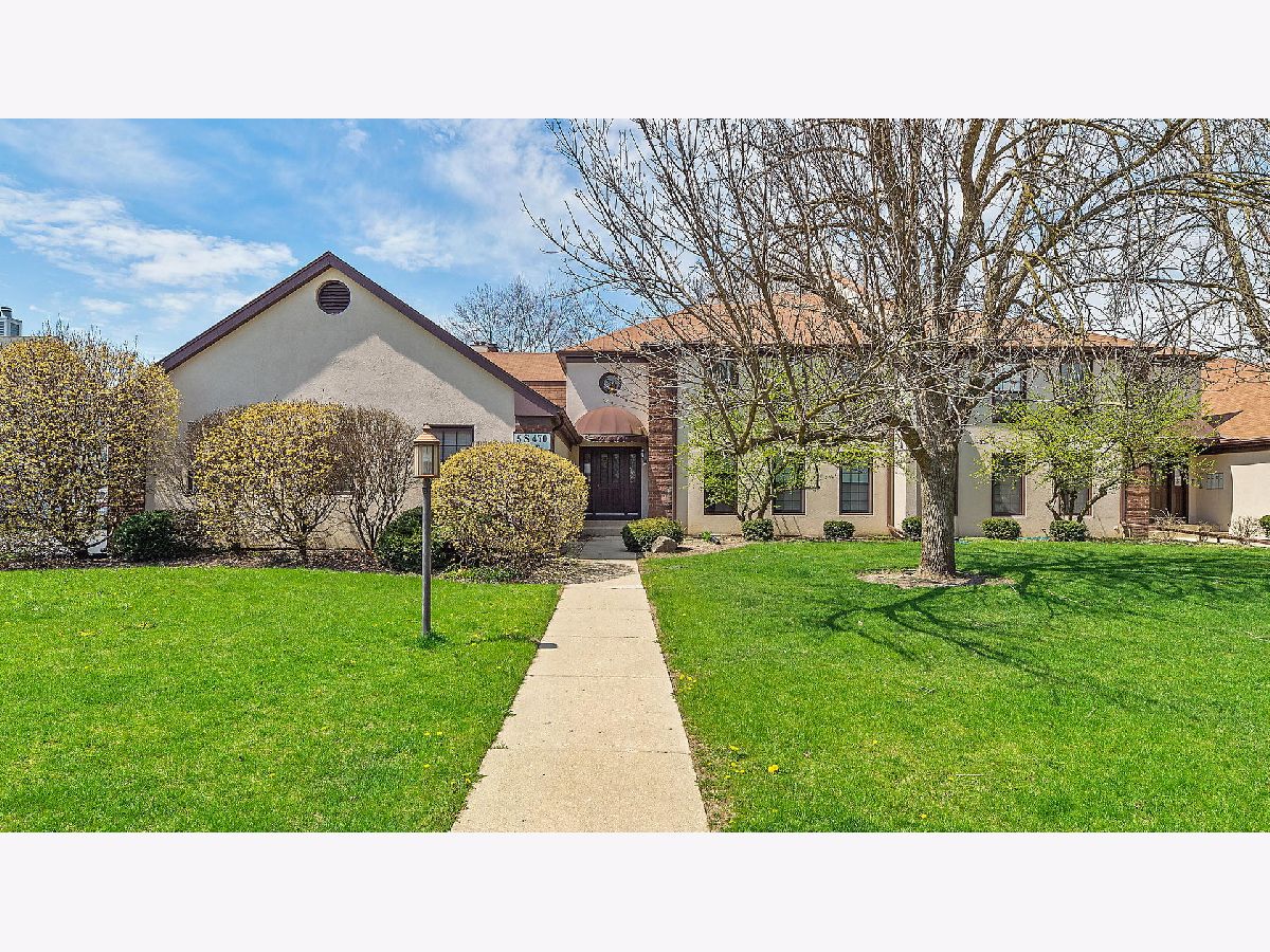 Condos & Townhomes Rented Willowbend Naperville Illinois, 5s470 Scots
