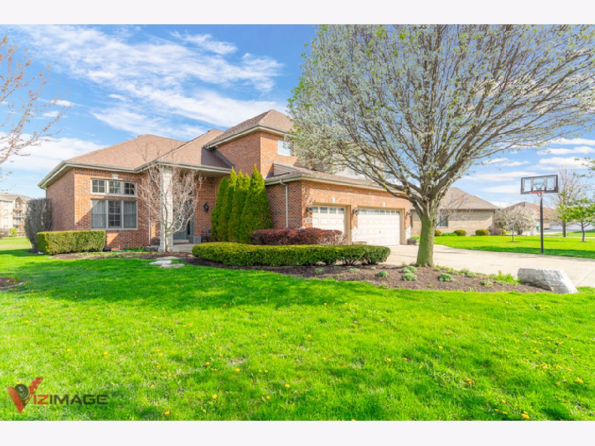 Homes & Condominiums Sold Goodings Grove Unit 4 Homer Glen Illinois, 14126 Camdan