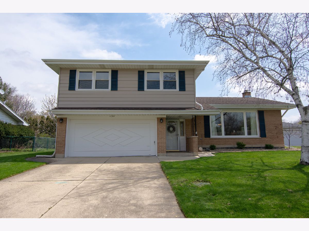 Homes Sold Rose Garden Wheeling Illinois, 1067 Sherwood