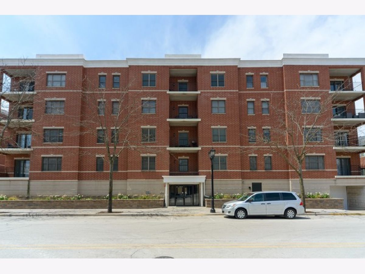 Townhomes & Condos Rented Market Square Elmhurst Illinois, 210 Addison