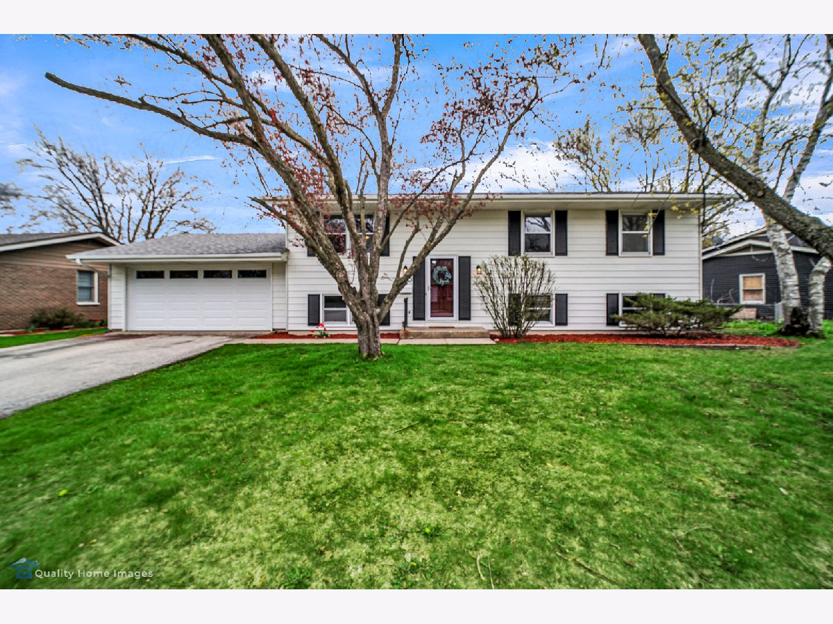 Homes Sold Millburn St Charles Illinois, 1307 Horne