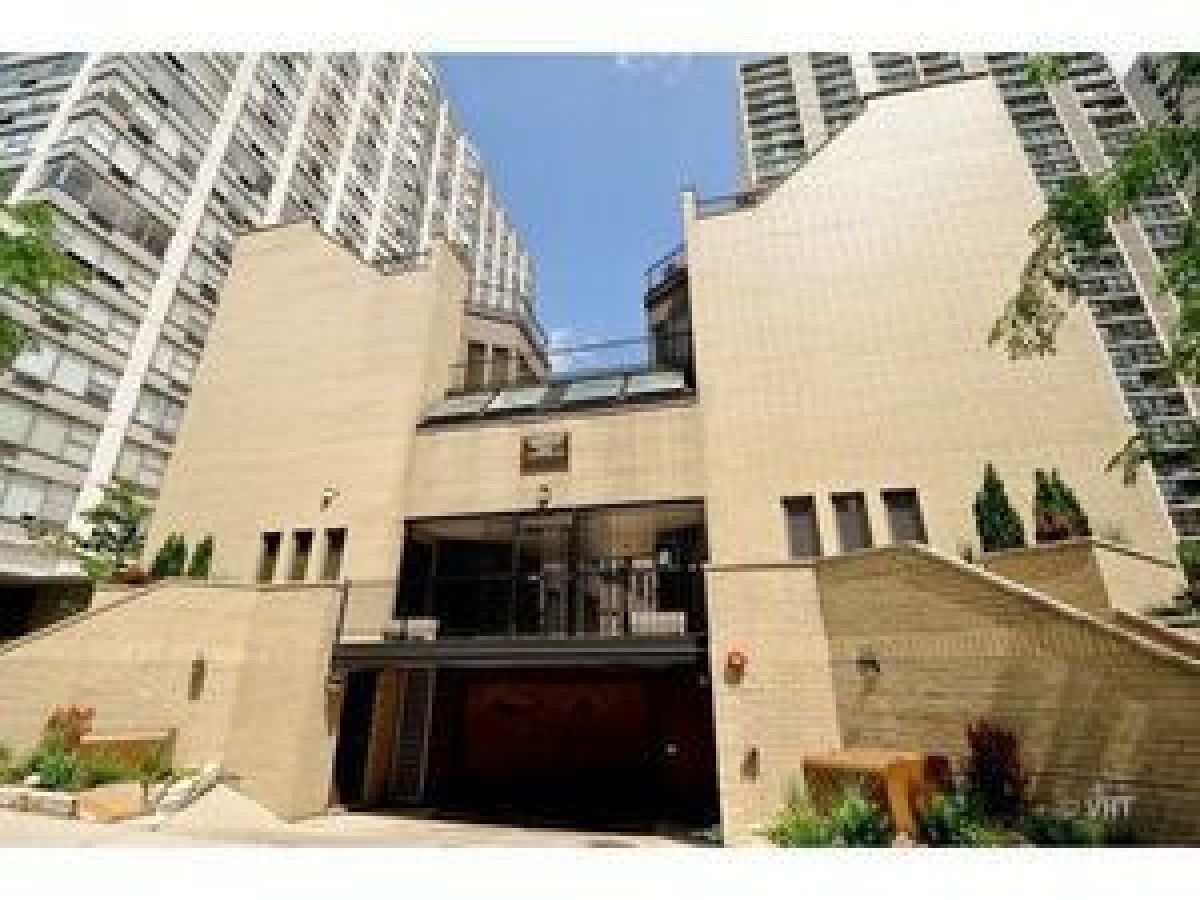 Condos & Townhomes Sold Lake Shore Terrace Chicago Illinois, 5747 Sheridan