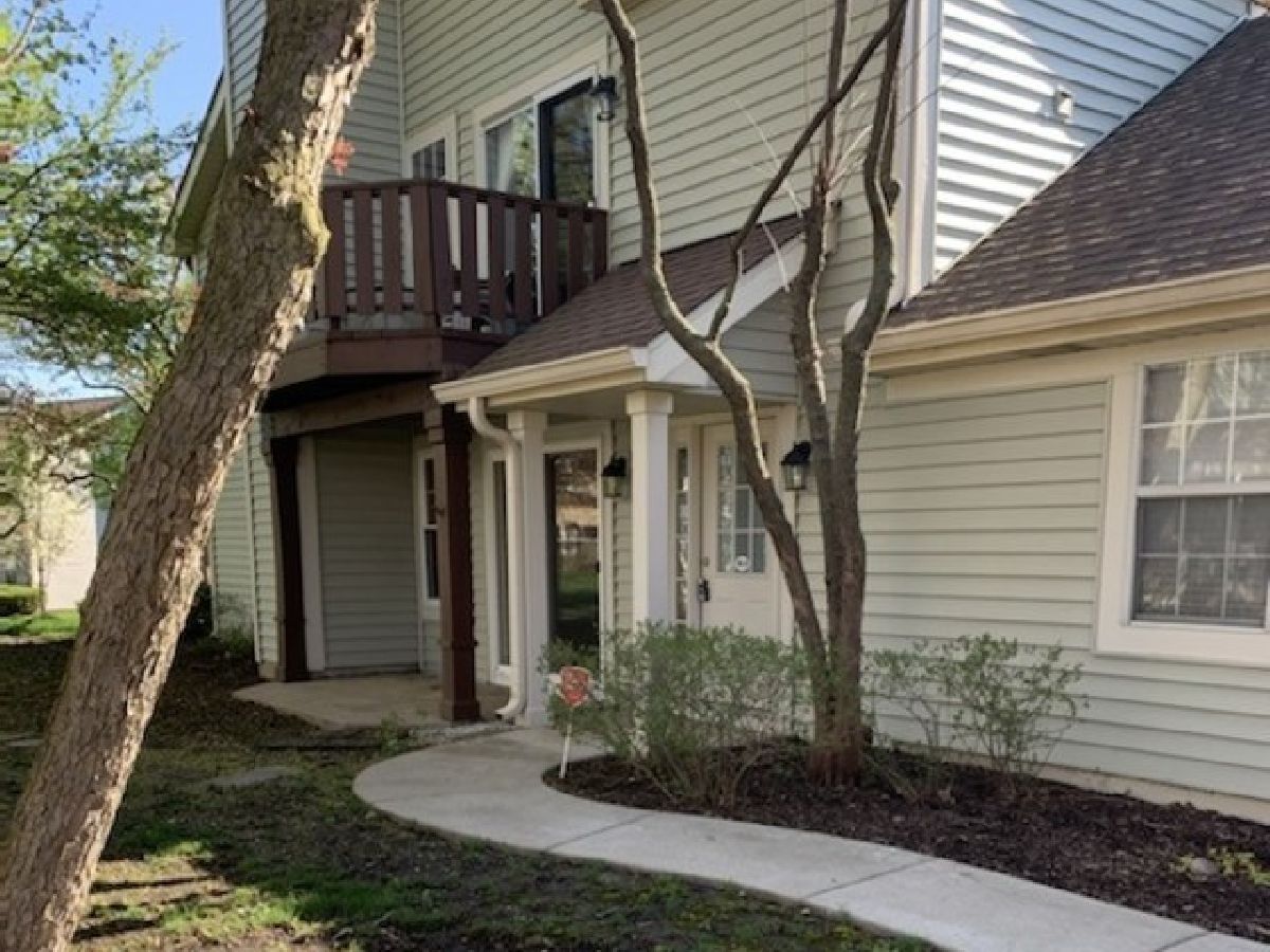 Townhomes & Condos Rented Bennington On The Lake Carol Stream Illinois, 1028 Rockport