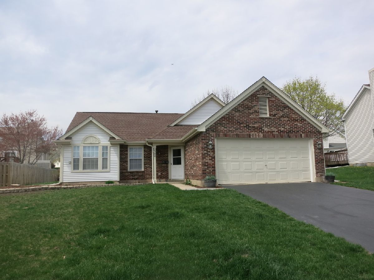 Townhomes & Condos & Homes Rented Mayfair Station Hanover Park Illinois, 2082 Wildwood