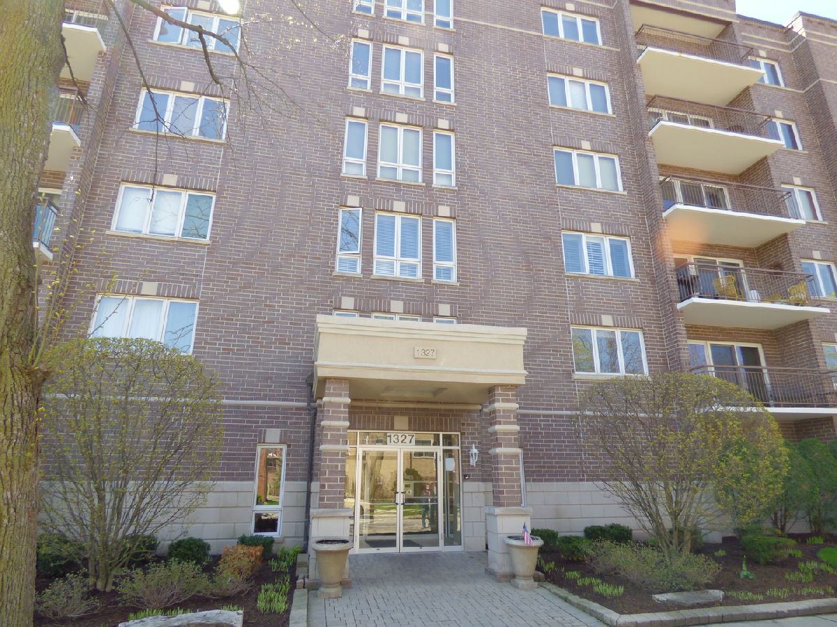 Condominiums Sold Park Place Des Plaines Illinois, 1327 Brown