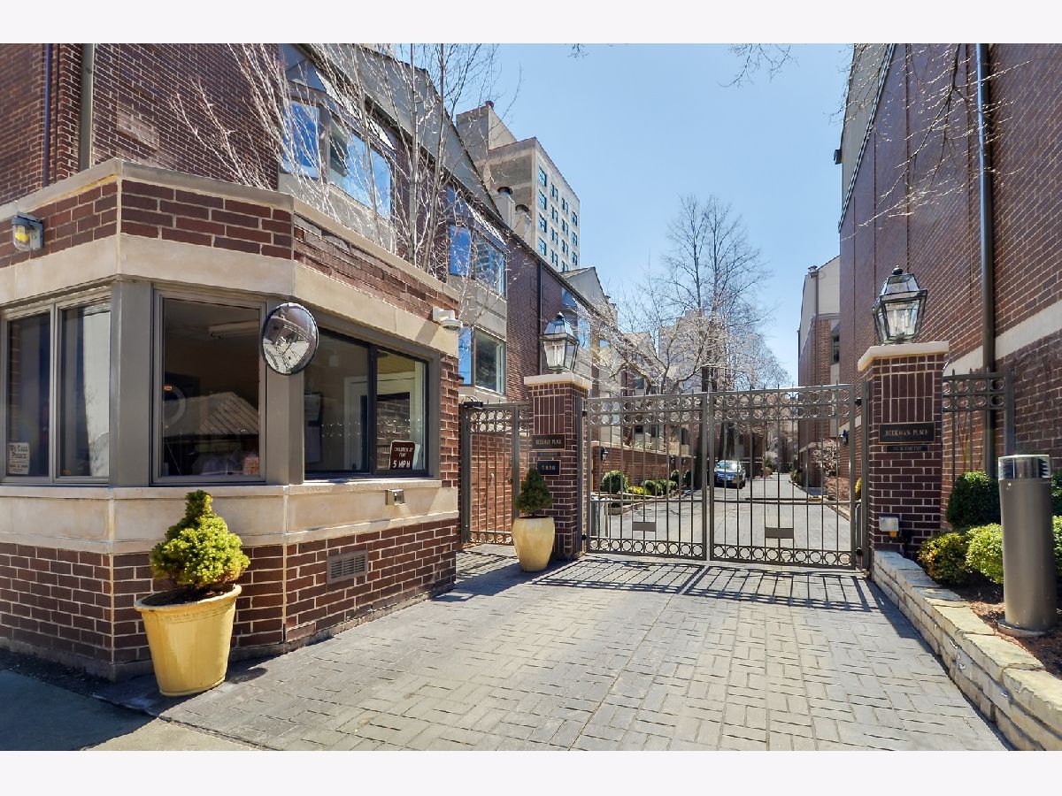 Townhomes Sold Beekman Place Chicago Illinois, 55 Goethe