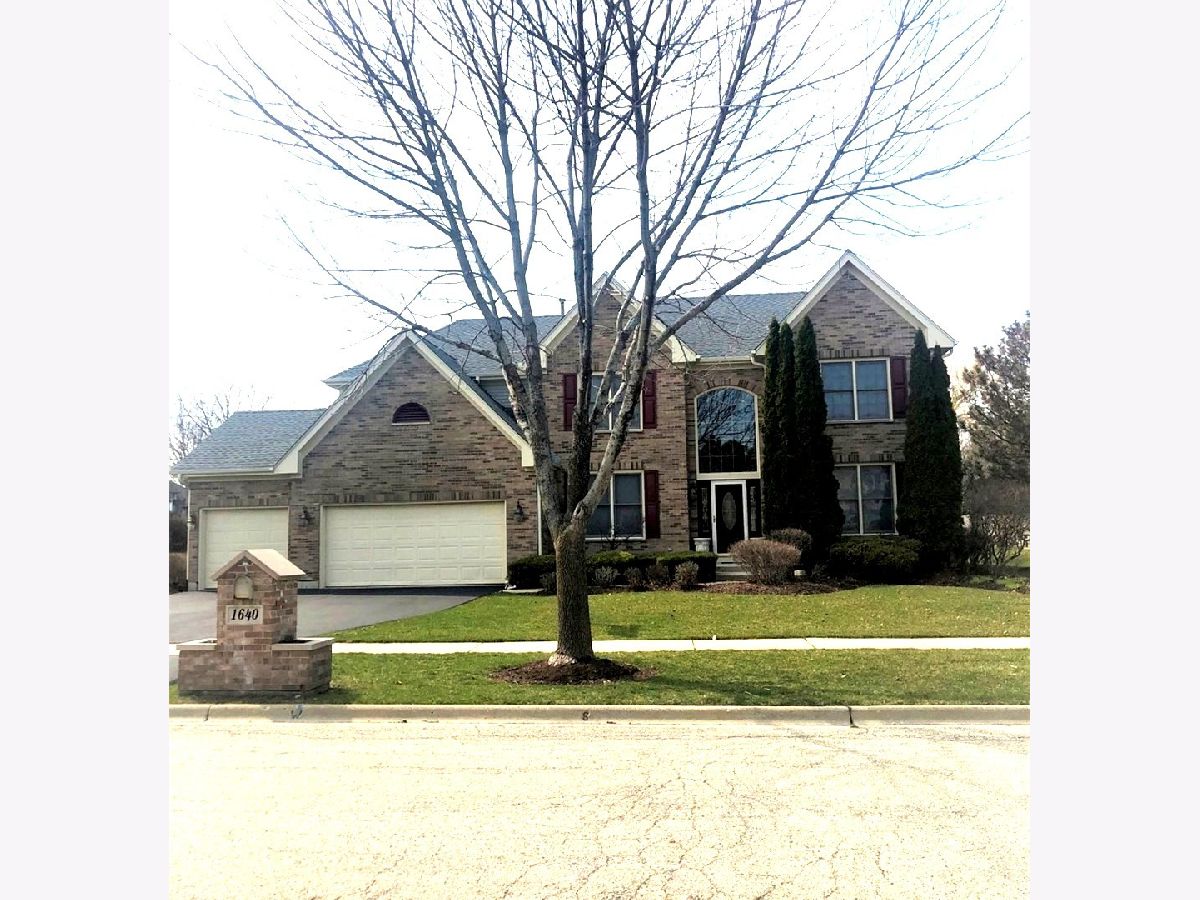 Homes Rented Hunters West Crystal Lake Illinois, 1640 Quail