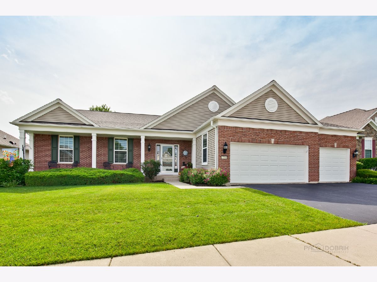 Homes Rented Grand Dominion Mundelein Illinois, 3781 Melody