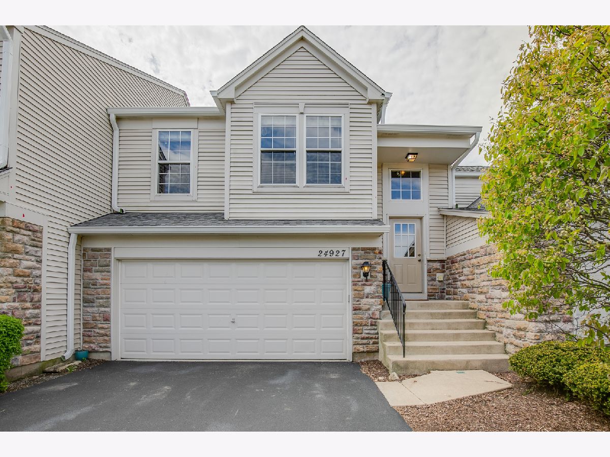 Auburn Lakes Plainfield IL, Homes & Townhomes & Condos For Sale & For