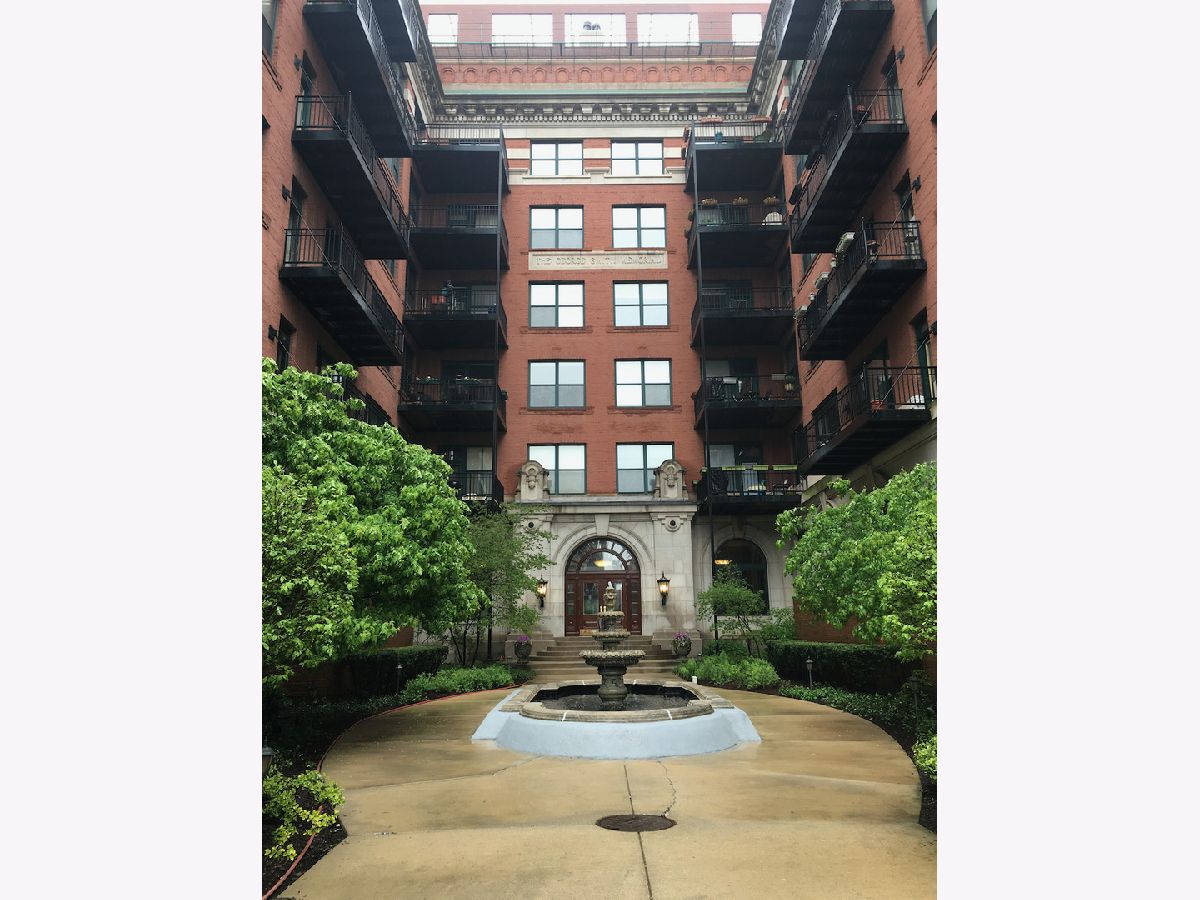 Condos & Townhomes Rented Trevi Square Chicago Illinois, 1439 Michigan