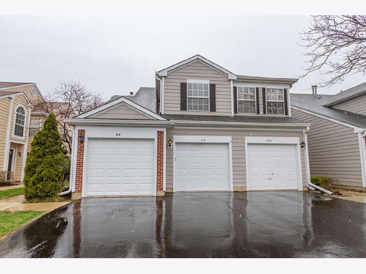 Manors Of Oak Knoll Streamwood IL, Townhomes & Condos & Homes For Sale