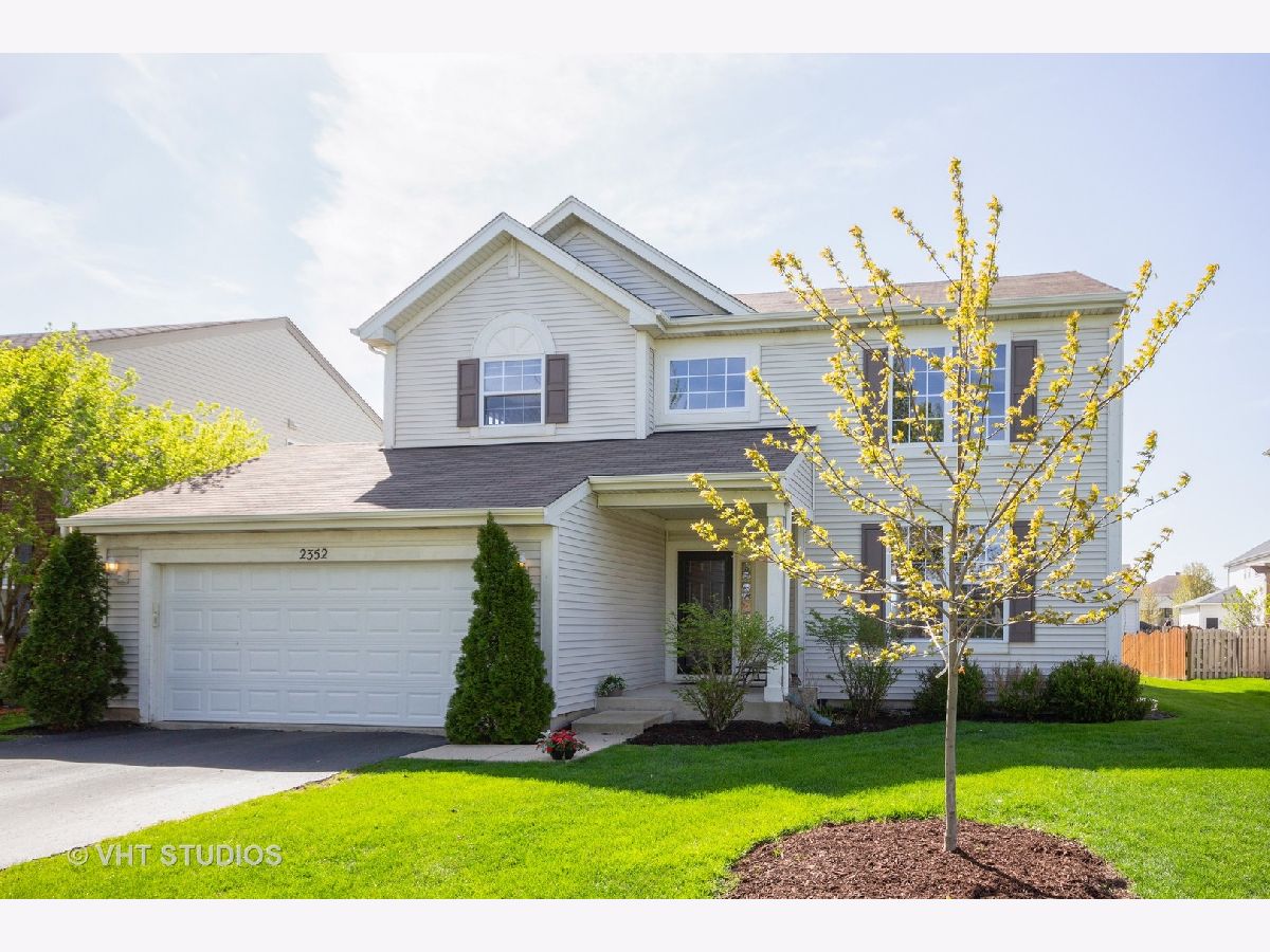 Homes Sold Remington Crossing Aurora Illinois, 2352 Middlebury