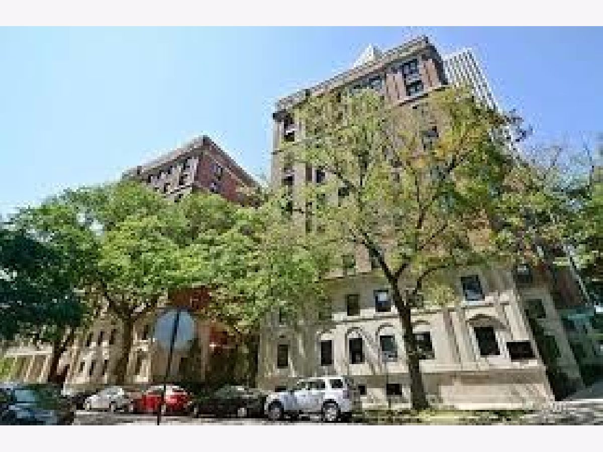 Condominiums Rented Marlborough Chicago Illinois, 400 Deming