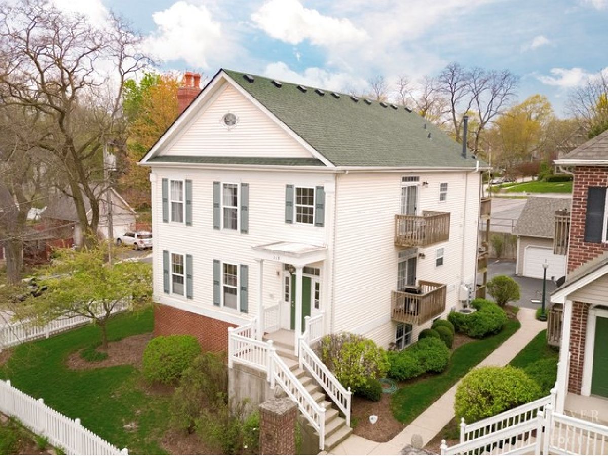 Condominiums Sold Shelby Hill Condos St Charles Illinois, 219 4th