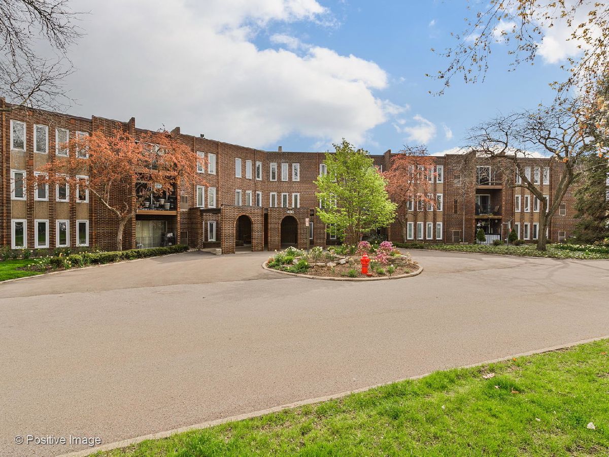 Sandpebble Walk Wheeling IL, Condominiums For Sale & For Rent Sadie