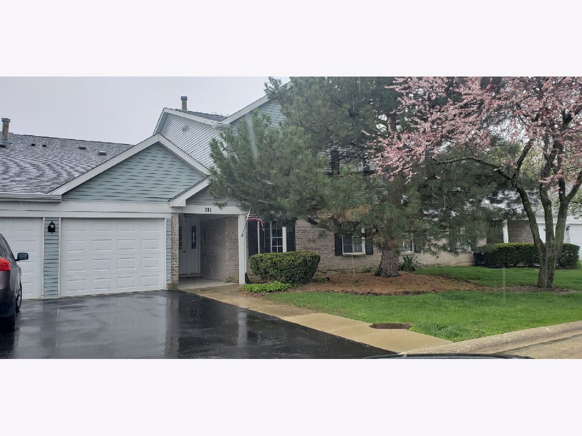 Condominiums Rented Williamsport Village Westmont Illinois, 201 Memory