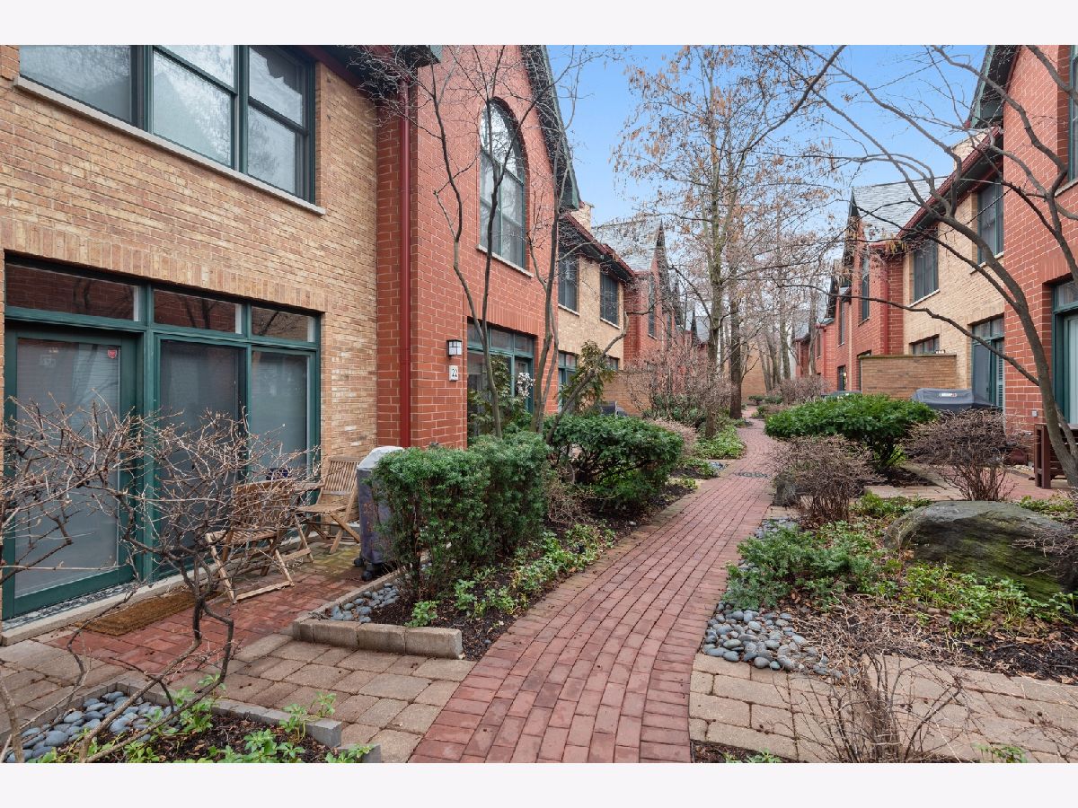 Townhomes & Condos Sold Wolcott Row Chicago Illinois, 1801 Diversey