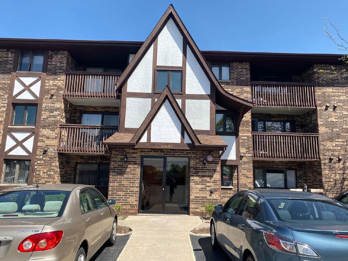 Condominiums Rented Claridge Condos Chicago Ridge Illinois, 10630 Ridgeland