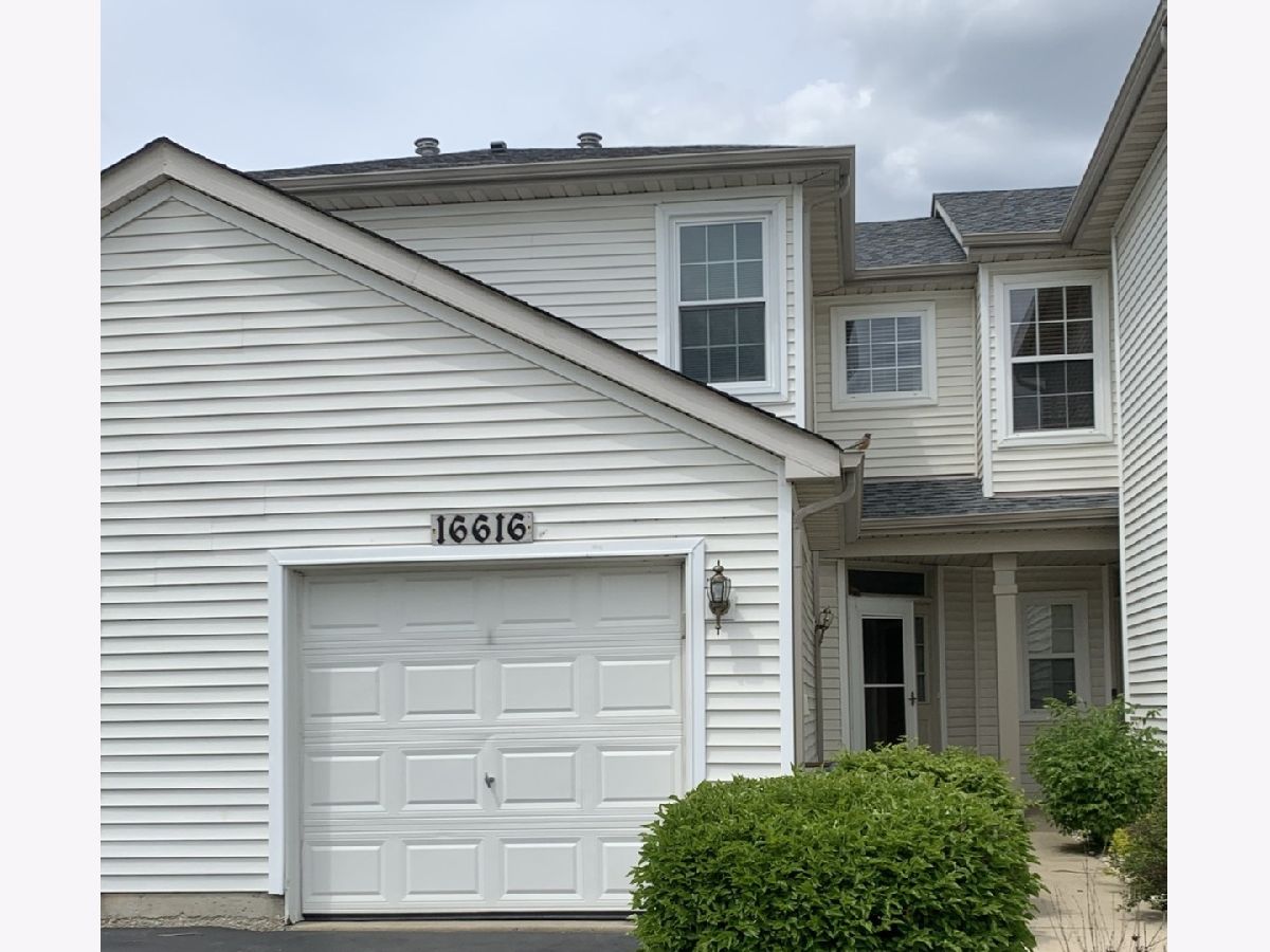 Townhomes & Condos & Homes Rented Victoria Crossing Lockport Illinois, 16616 Windsor