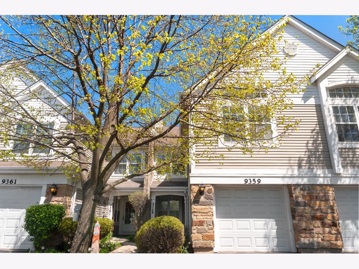 Townhomes Rented Concord Park Des Plaines Illinois, 9359 Brockton