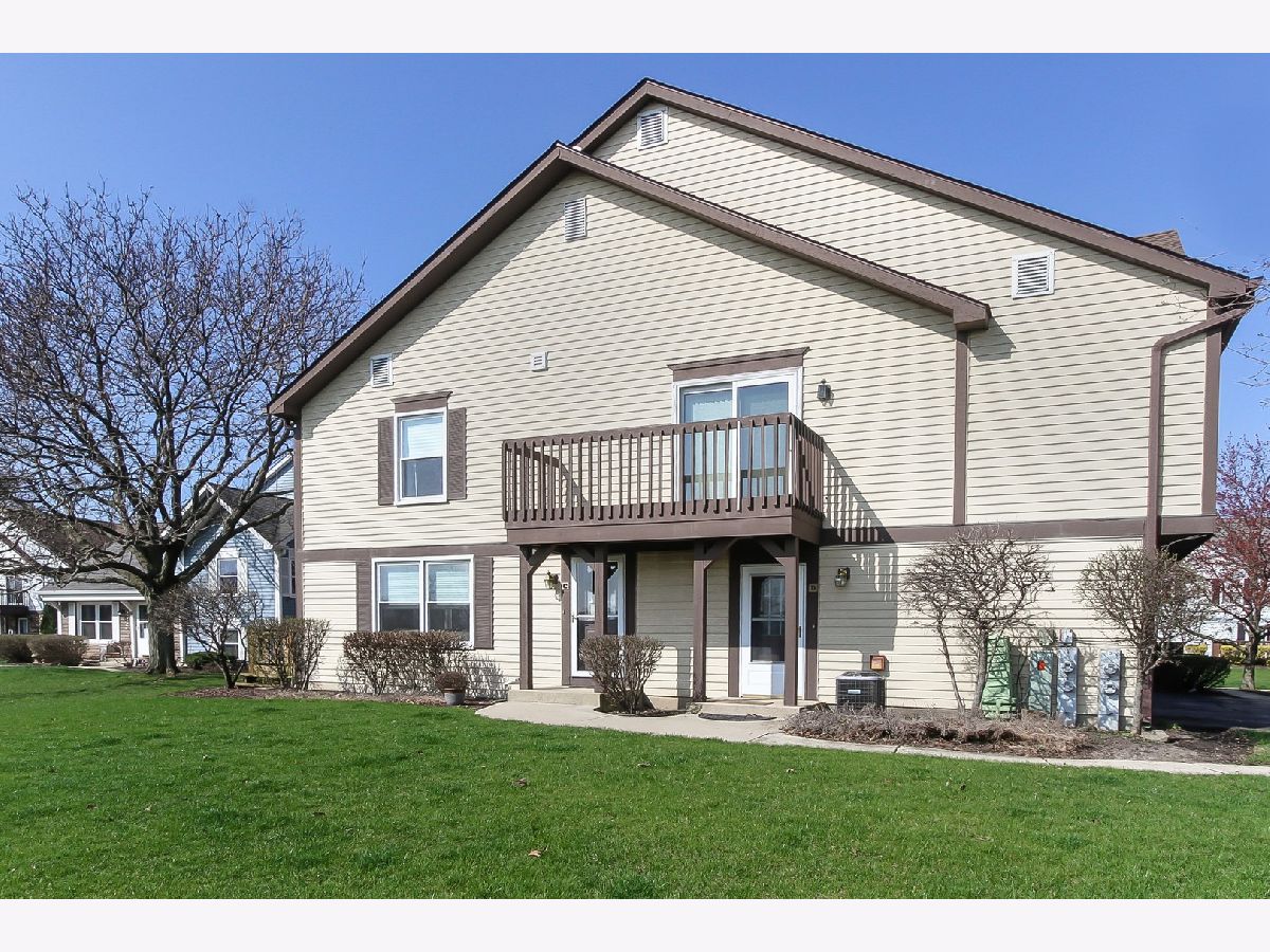 Townhomes & Condos Rented Highpoint Lisle Illinois, 2711 Wayfaring