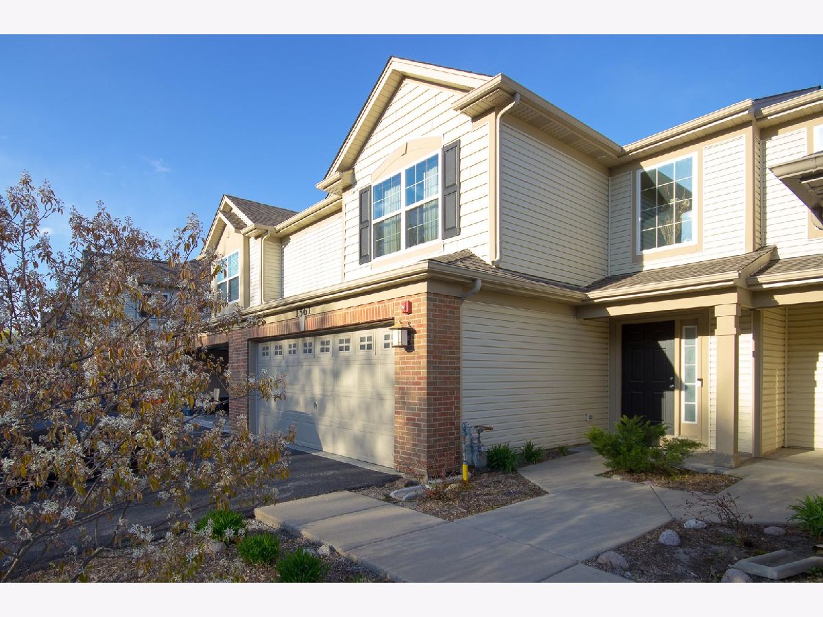Townhomes Sold Hickory Woods Mundelein Illinois, 1561 Pauline