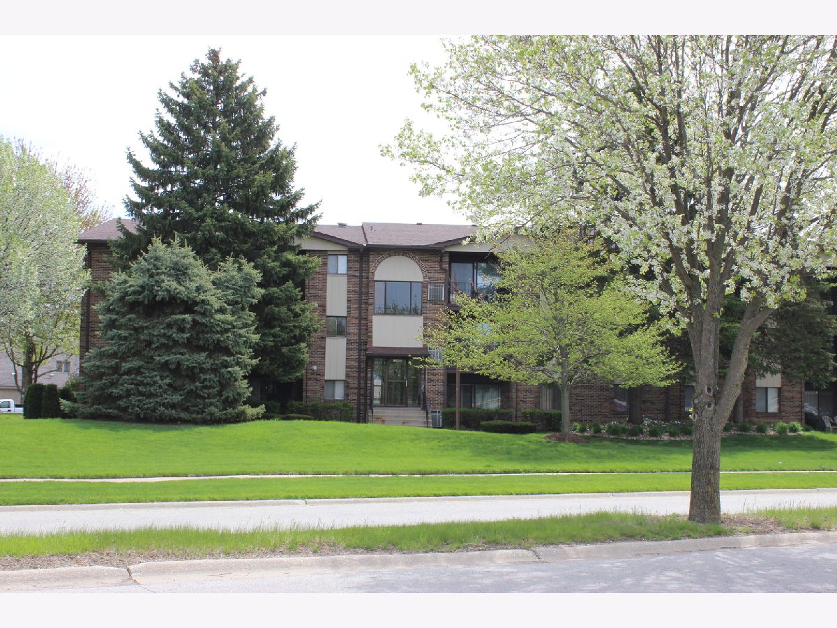 Applegate Crestwood IL, Condominiums For Sale & For Rent Sadie Winter