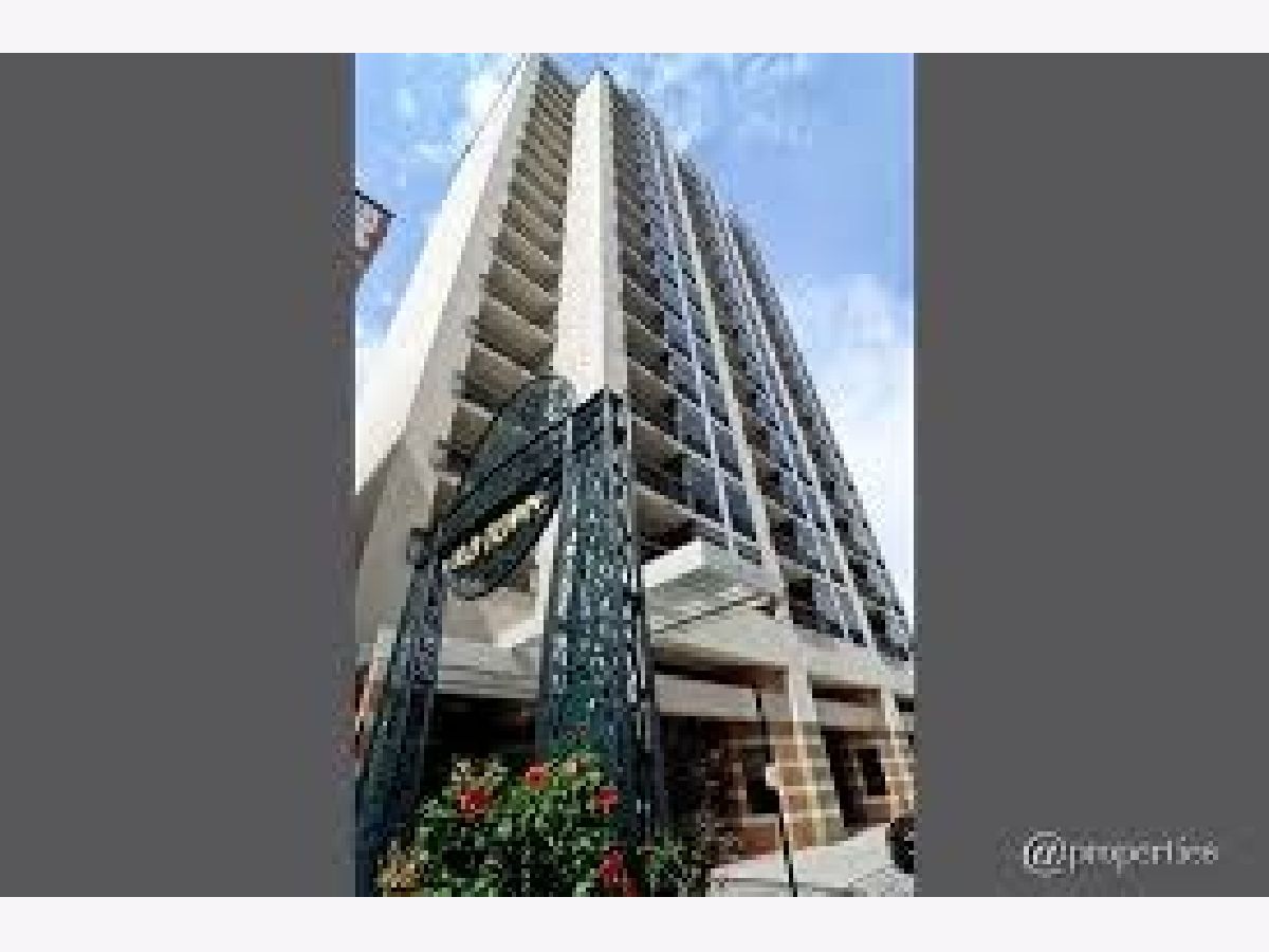 Condominiums Rented Neapolitan Chicago Illinois, 1212 Wells