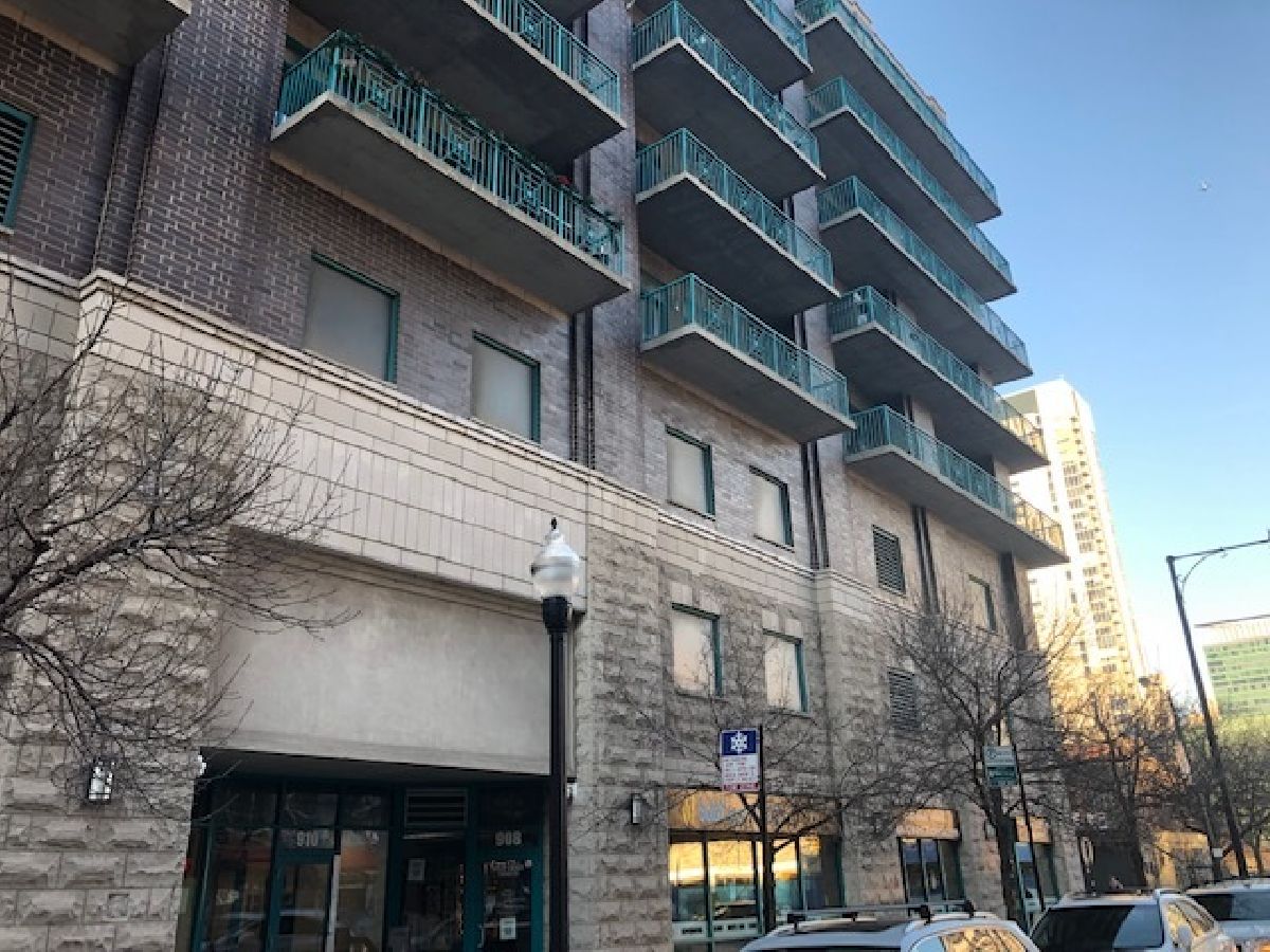 Condominiums Rented Madison Manor Chicago Illinois, 910 Madison