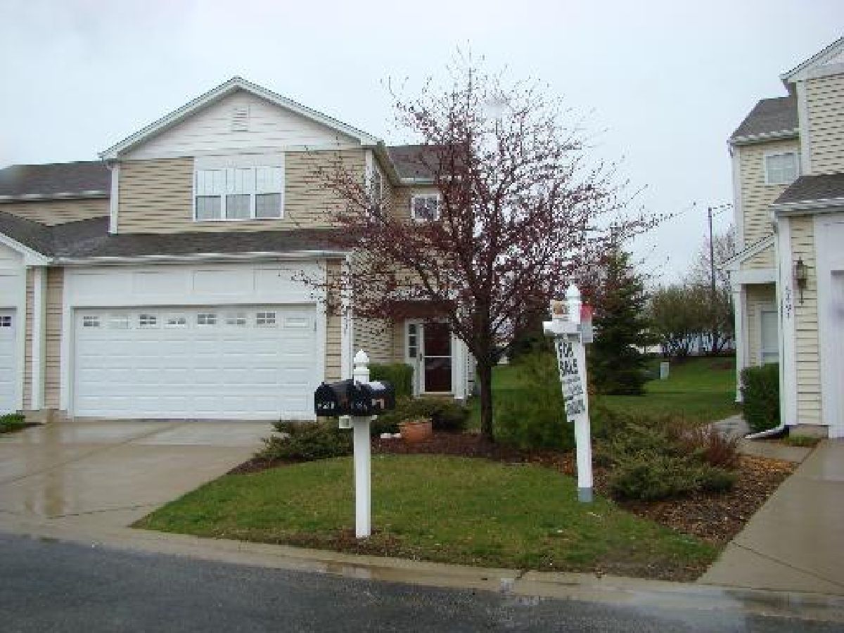 Homes & Townhomes & Condos Rented Heartland Meadows South Elgin Illinois, 653 Fieldcrest