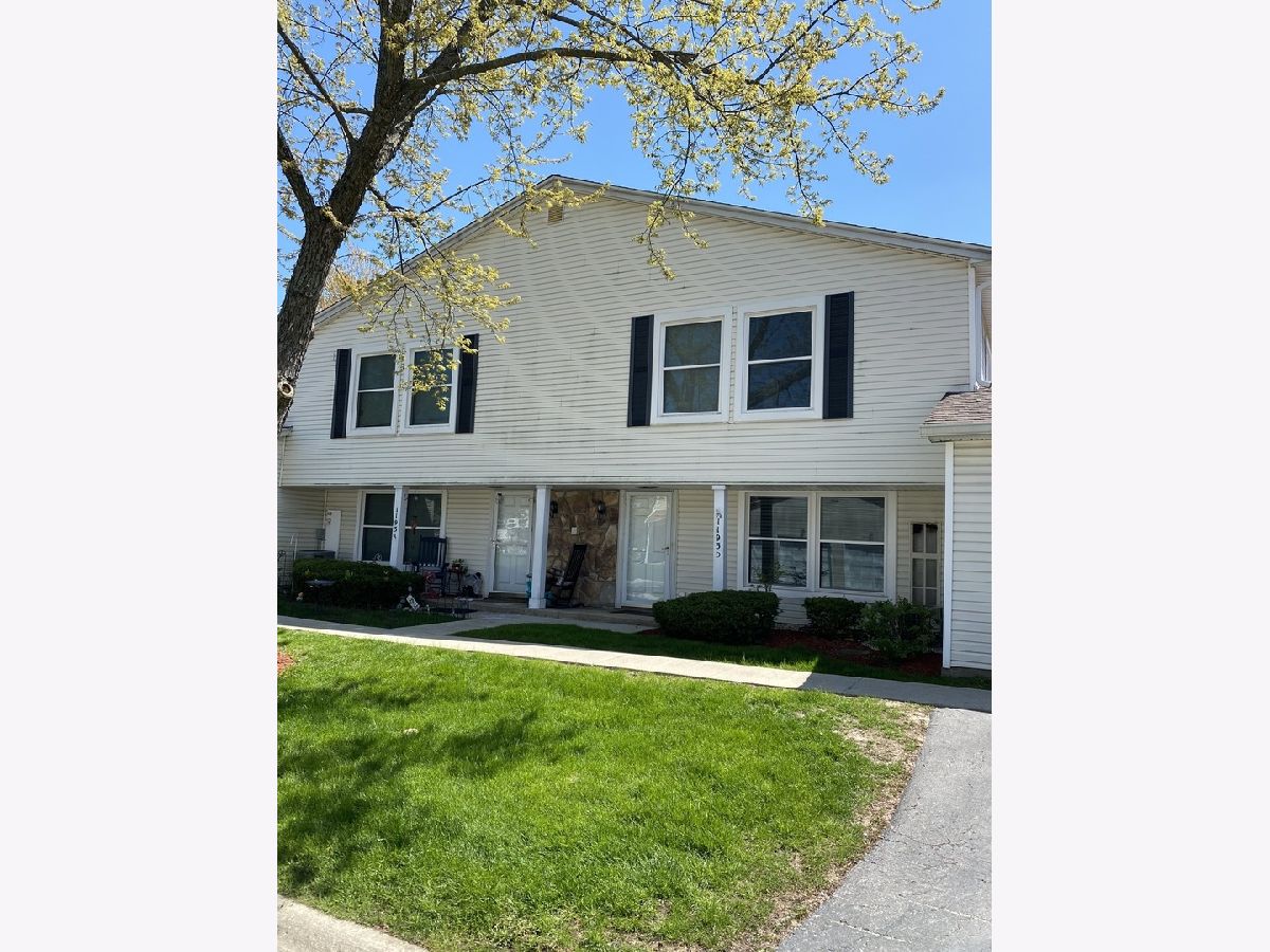 Townhomes & Condos Rented Heritage Manor Palatine Illinois, 1193 Azalea