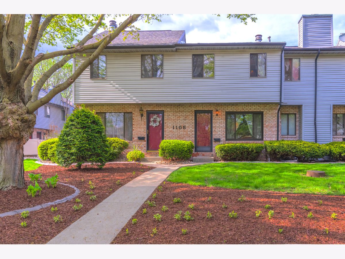 Condos & Townhomes Sold Presidential Walk Bloomington Illinois, 1108 Jefferson