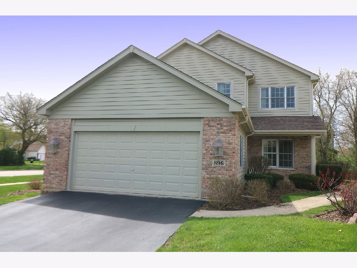 Homes & Townhomes & Condos Rented Four Colonies Crystal Lake Illinois, 896 Villa
