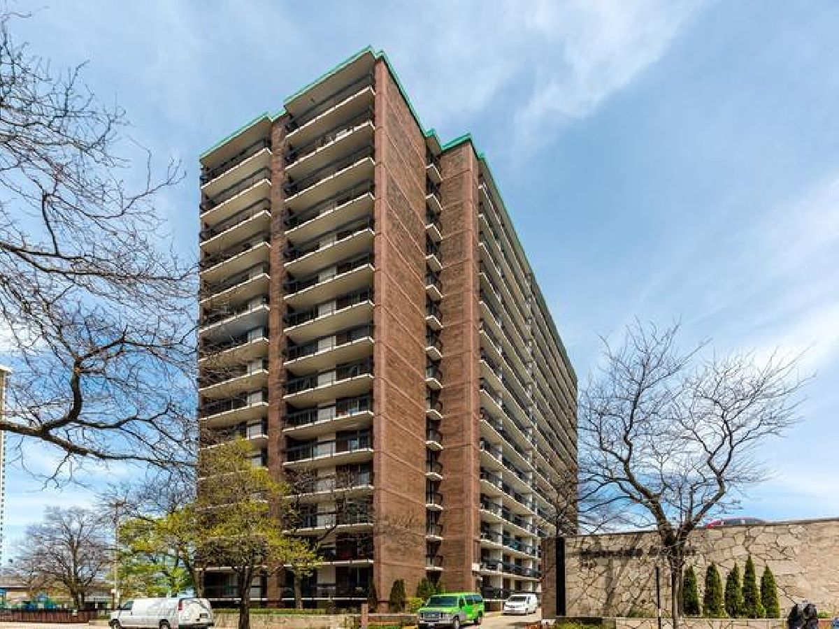 Condominiums Sold Thorndale Beach Chicago Illinois, 5901 Sheridan